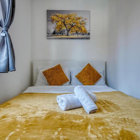 Nec Exhibitor Home, Stay Near Birmingham Airport エクステリア 写真