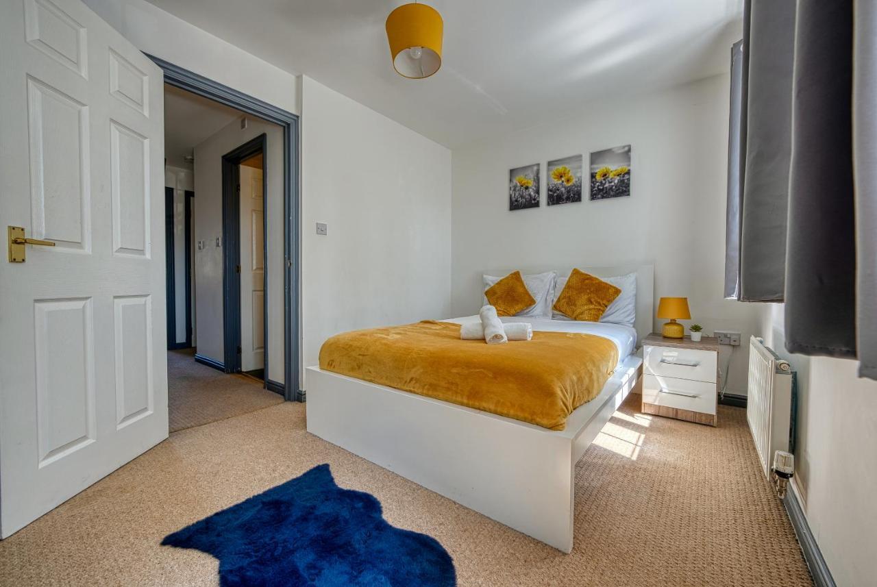 Nec Exhibitor Home, Stay Near Birmingham Airport エクステリア 写真