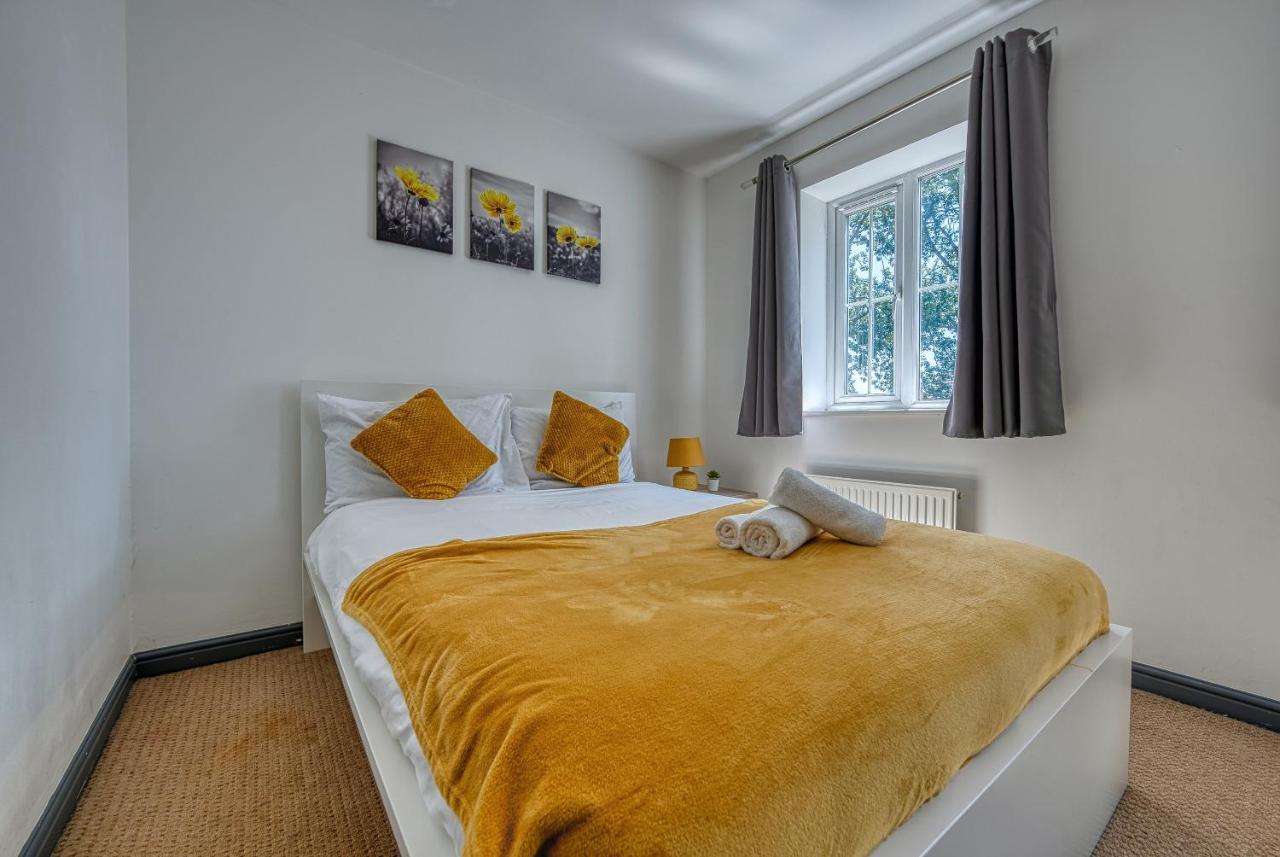 Nec Exhibitor Home, Stay Near Birmingham Airport エクステリア 写真