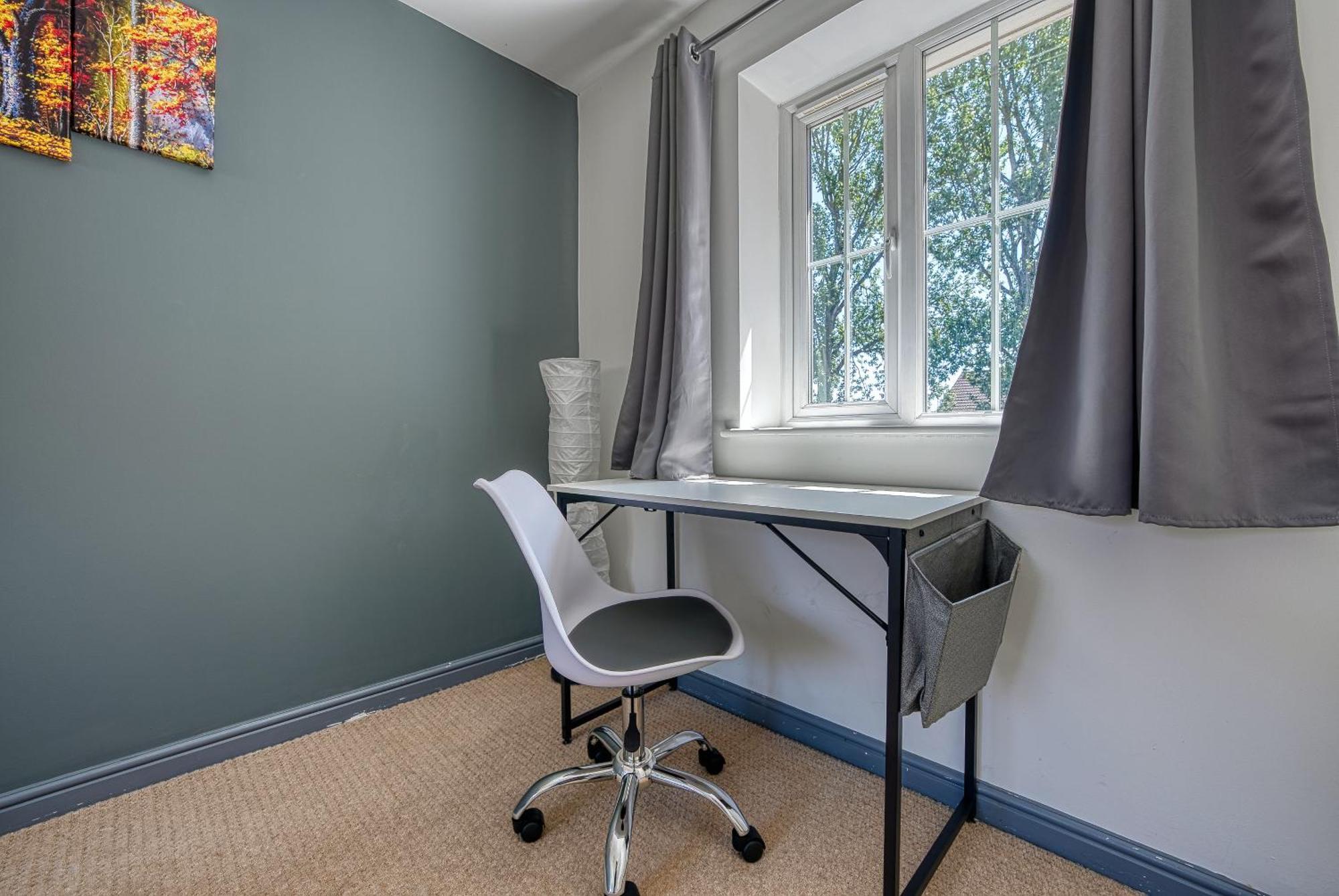 Nec Exhibitor Home, Stay Near Birmingham Airport エクステリア 写真